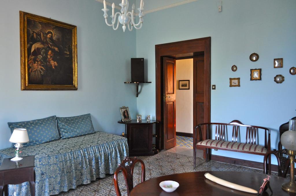 Villa Elizabeth Milazzo Bilik gambar